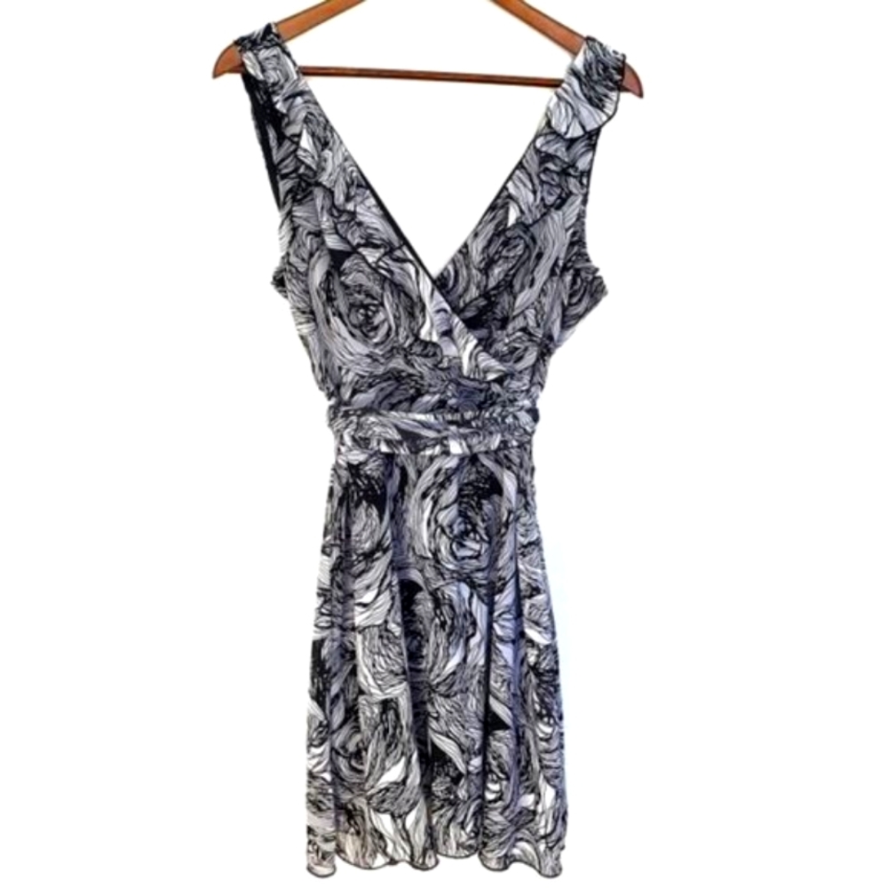 Jonathan Martin Black and White Sleeveless Dress Size 8